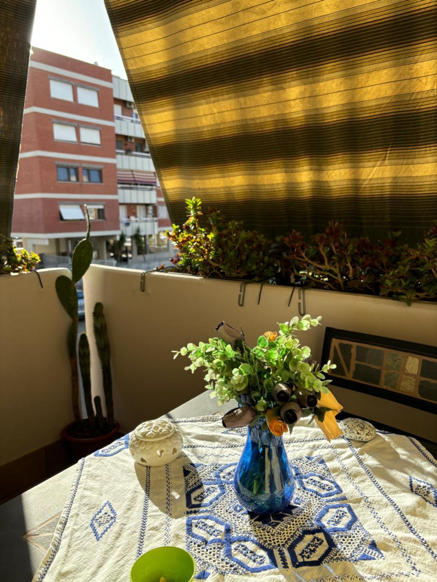 Grelly's House - In - 50 Meters From The Metro Rom