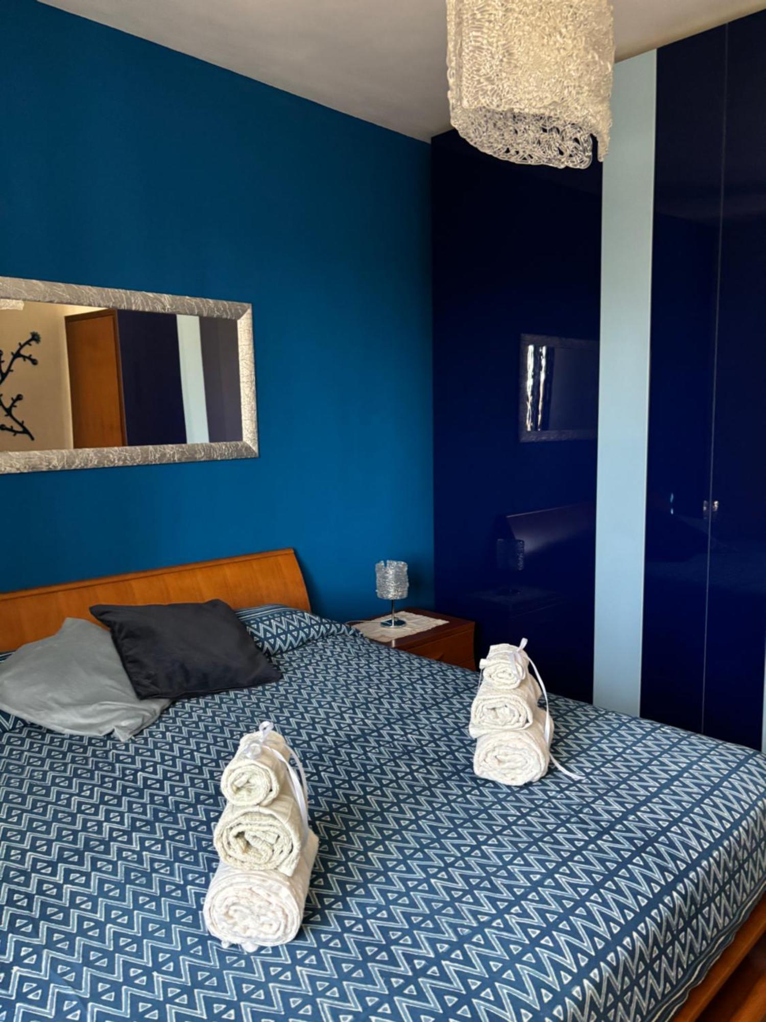 Apartment Grelly's House - In - 50 Meters From The Metro Rom