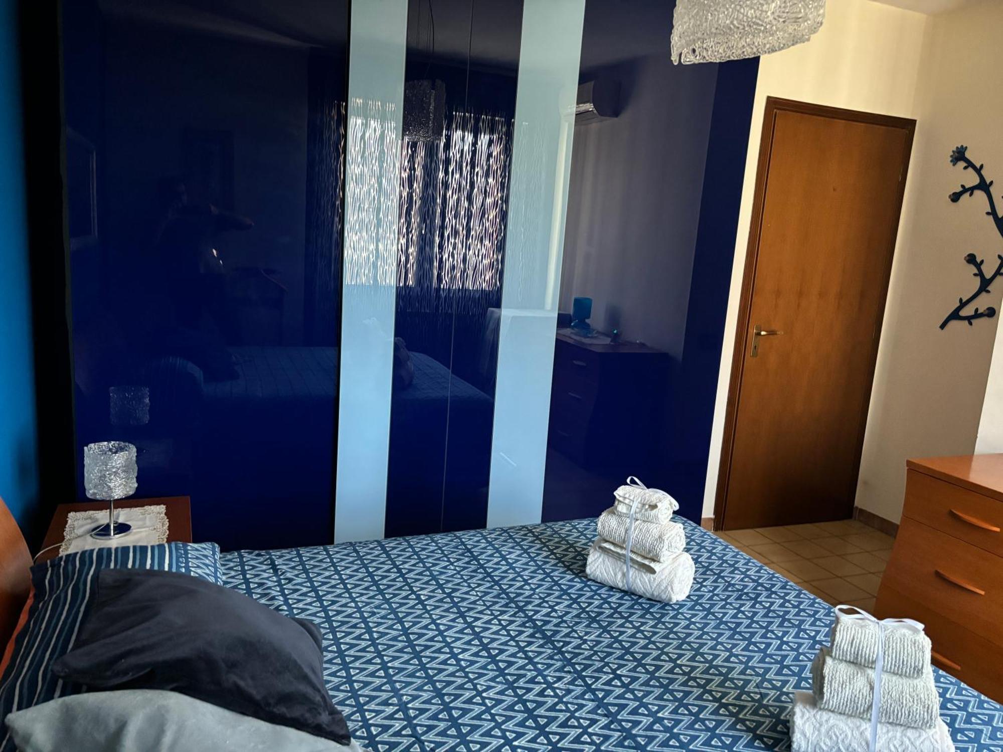 Grelly's House - In - 50 Meters From The Metro Rom