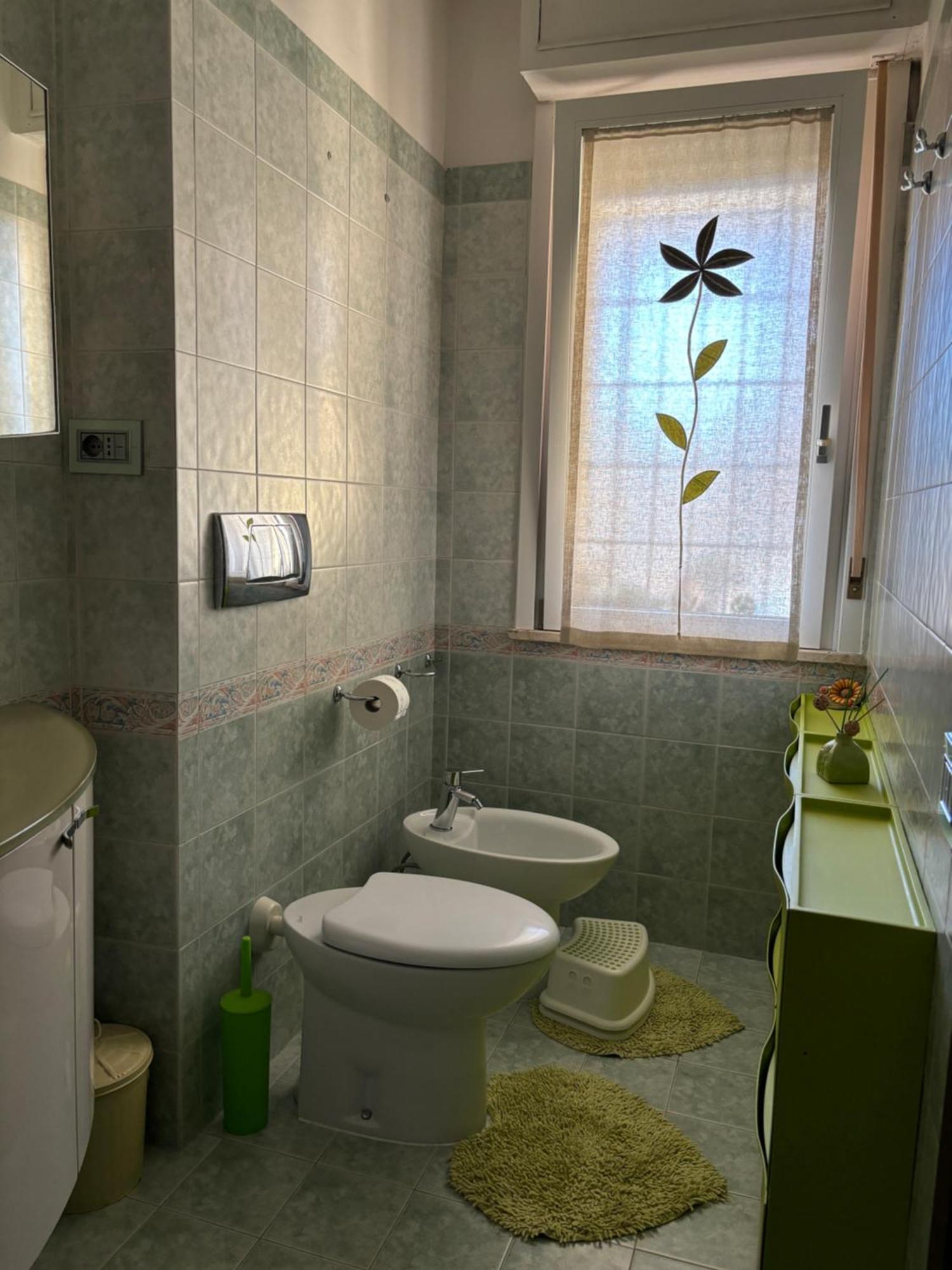Apartment Grelly's House - In - 50 Meters From The Metro Rom